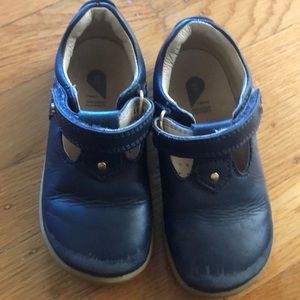 Navy leather Bobus I-Walk t-strap shoes